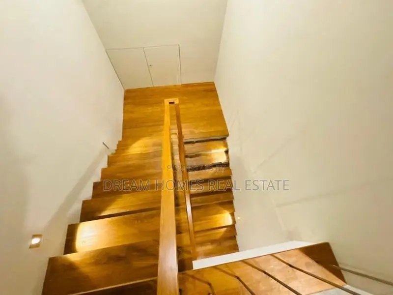 Luxury Family House for Sale in Nugegoda