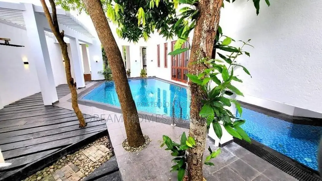 Architect-Designed Luxury Home | 8 Bedrooms - Nugegoda