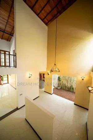 Luxury Family Home with Garden Bar Area for Sale – Werahera