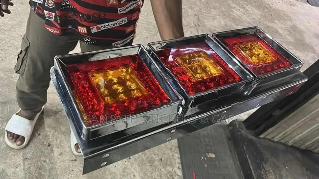 Lorry Tail Light (1 pcs )