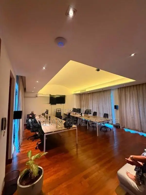 THREE STORY COMMERCIAL BUILDING FOR RENT COLOMBO 3 NI2660
