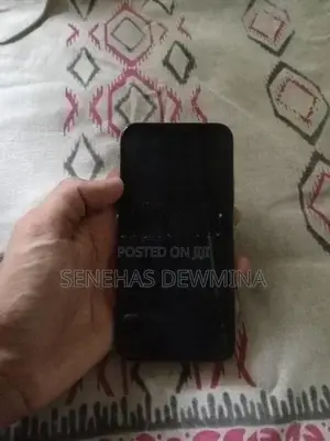 Apple iPhone XS (Used)