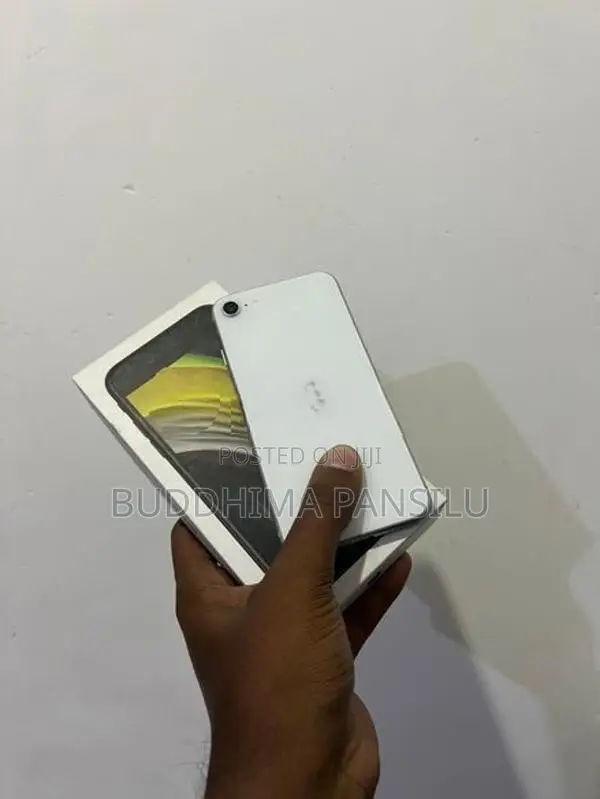 Apple iPhone SE 2 (Used)