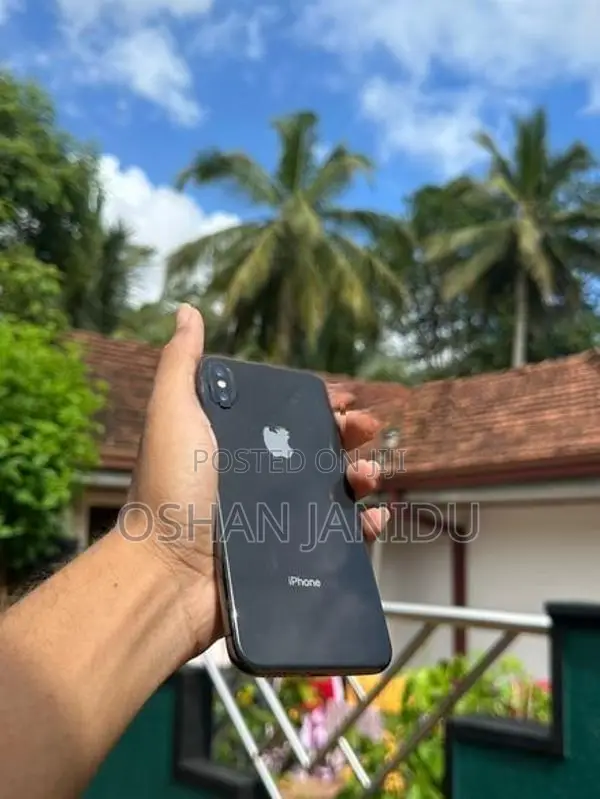 Apple iPhone X (Used)