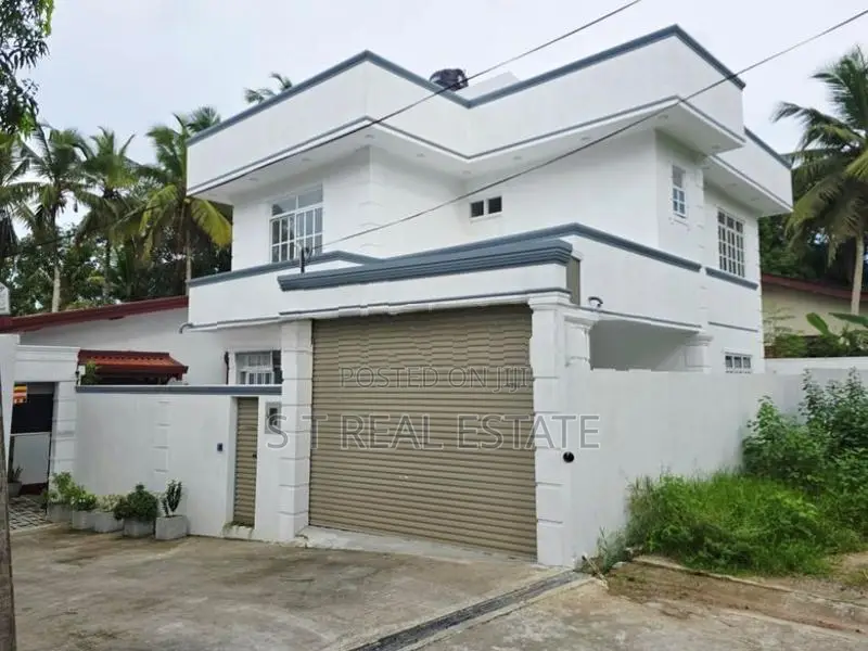 Newly Build Luxury Three Story House For Sale In Kesbewa Town