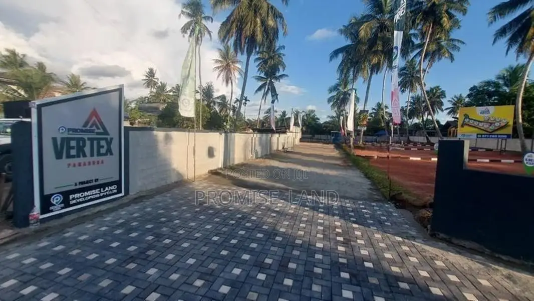 පානදුර Land M21