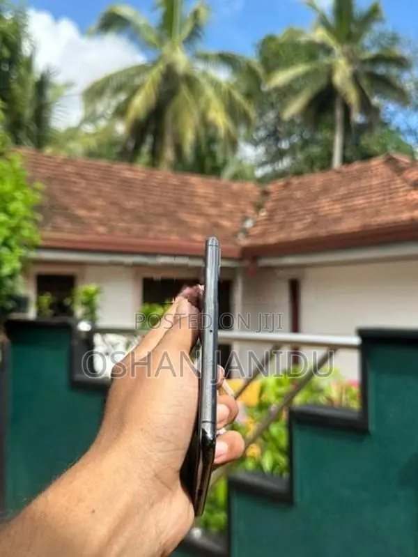 Apple iPhone X (Used)