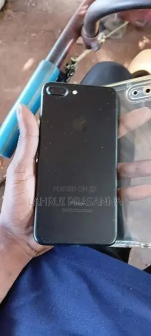 Apple iPhone 7 (Used)