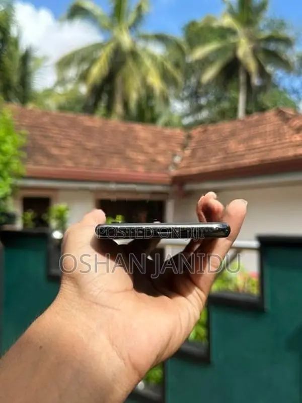 Apple iPhone X (Used)