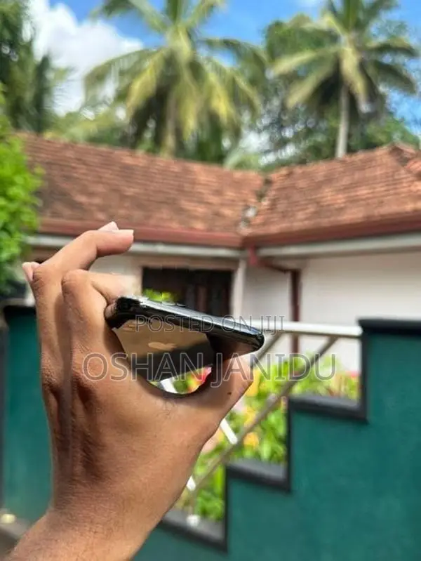 Apple iPhone X (Used)