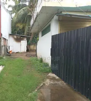 පර්චස් 15 ඉඩම බදු දීමට මොරටුව