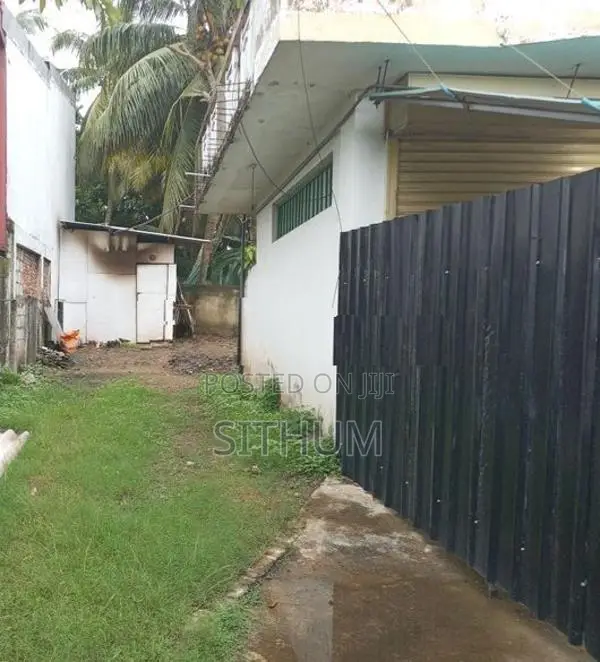 පර්චස් 15 ඉඩම බදු දීමට මොරටුව