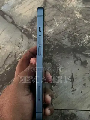 Apple iPhone 13 (Used)
