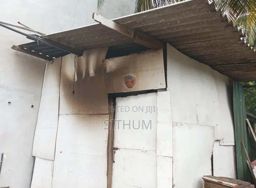 පර්චස් 15 ඉඩම බදු දීමට මොරටුව