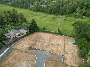 122 ප්‍රධාන බස් පාරට සමීපයෙන් විකිණීමට අගනා බිම් කොටස්