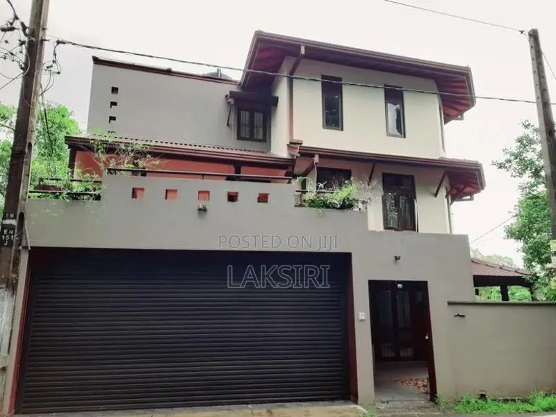 Modern 03 Story House Sale Nugegoda Udahamulla