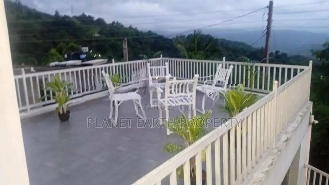 Super Luxury Residential House for Sale at Kandy