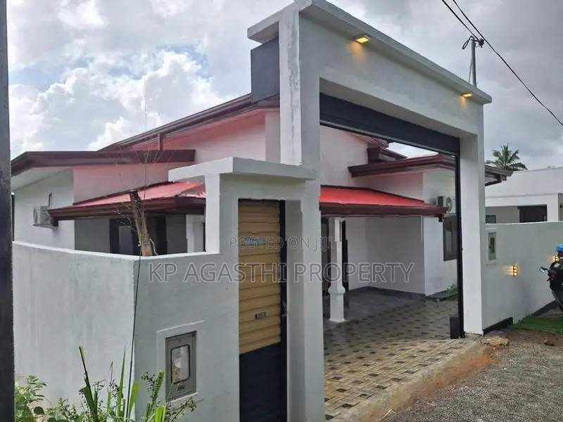 Brand New House for Sale in Meegoda
