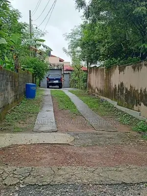 Land for Sale in Thalawathugoda