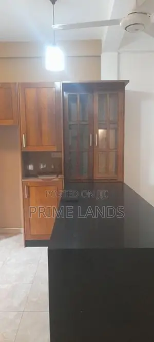 ගම්පහ නගරයෙන් නිවසක්
