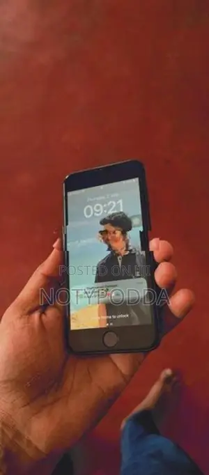Apple iPhone 8 (Used)