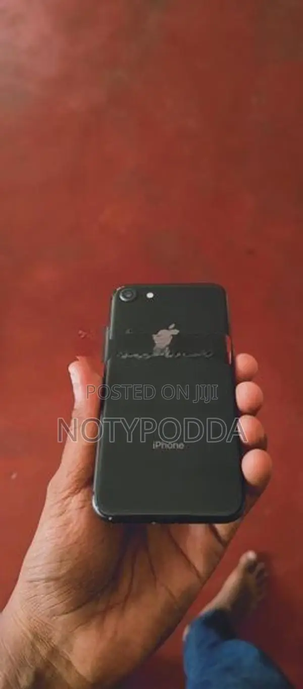 Apple iPhone 8 (Used)
