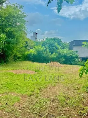 ගල්වරුස හොරකැටිය පාරේ රන්සිරි උයනෙන් පර්චස් 12.6ක ඉඩමක්