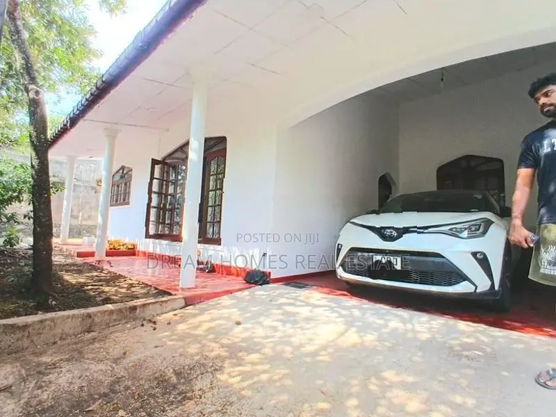 House with Land for Sale in Piliyandala