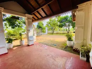 ( IS-1005) Highly Valuable Antique House With Furniture Sale in Padukk