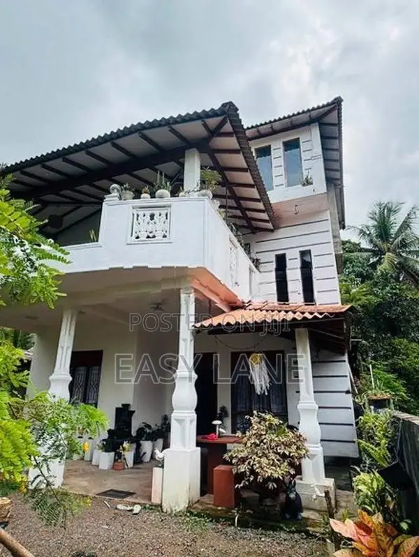 ‎ගම්පහ මරදගහමුල බස් පාරට 400M දෙවලපොලින් තෙමහල් නිවසක් / RU 11293