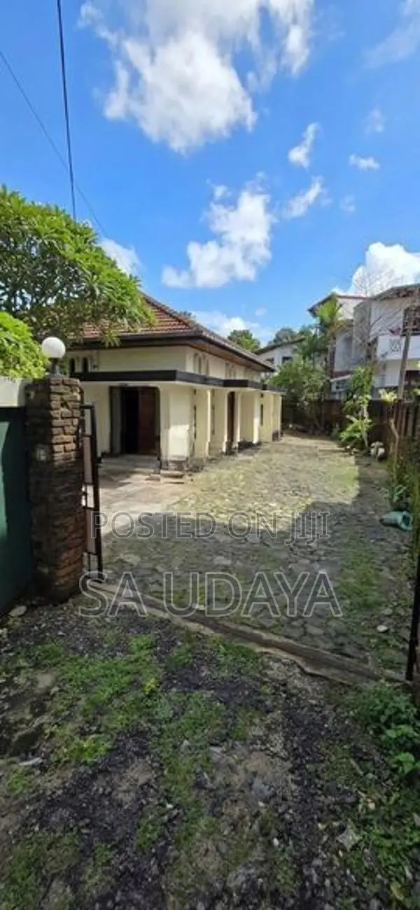 Prime 22.45 Perch Residential Land with House | Dewala Road, Nugegoda