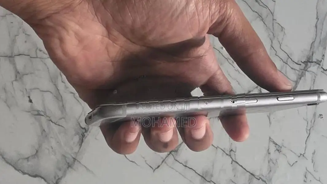 Apple iPhone 6S (Used)