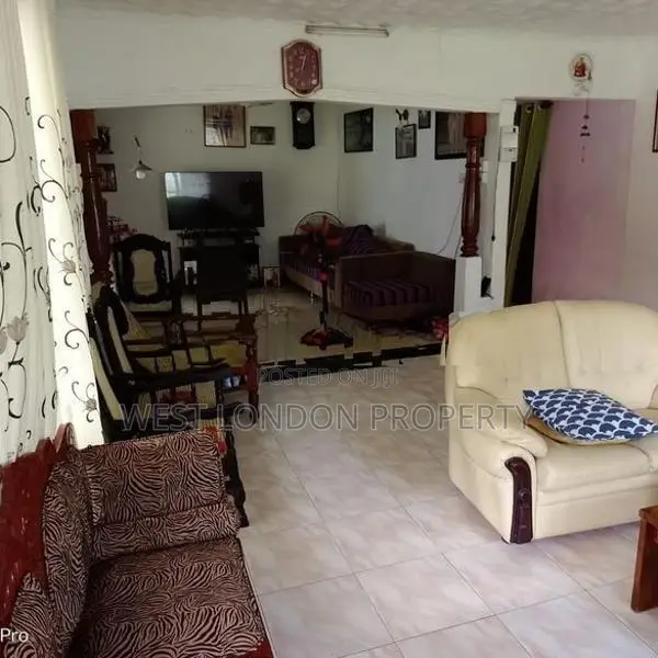 Spacious 2 Story House with Large Land for Sale in Wadduwa