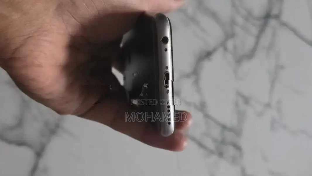 Apple iPhone 6S (Used)