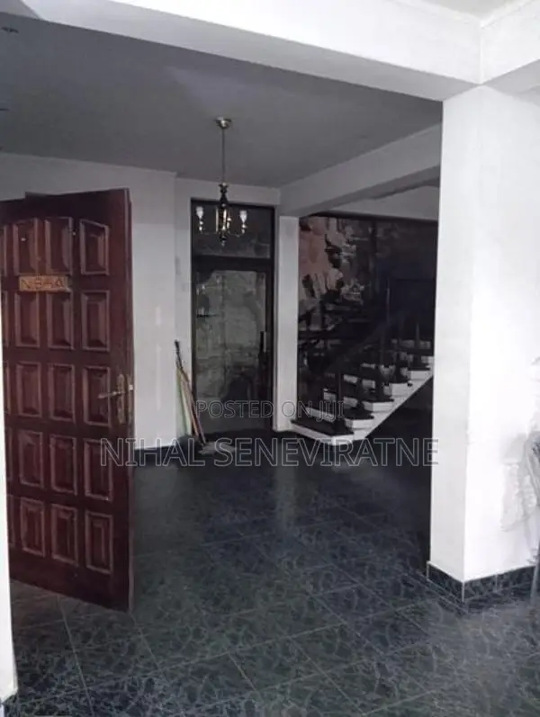 Building for Rent Gelioya Peradeniya