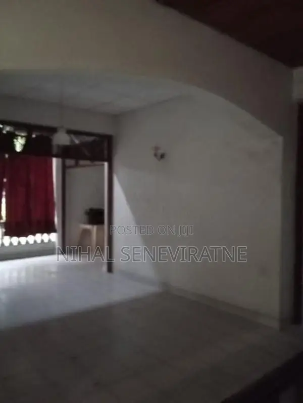 Building for Rent Gelioya Peradeniya