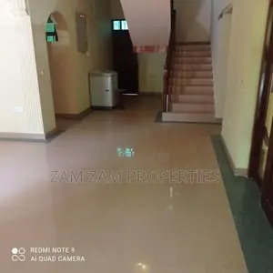 Two Story House For Rent in Colombo 4