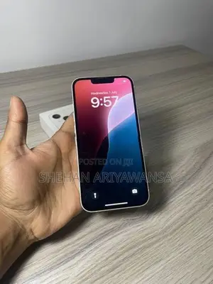 Apple iPhone 13 (Used)