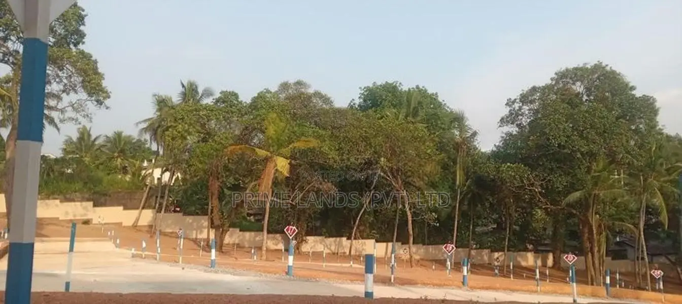 Kadawatha Town Land for Sale
