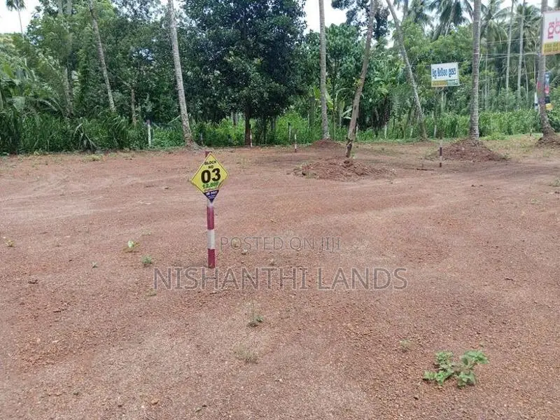 Land for Sale in Mirigama
