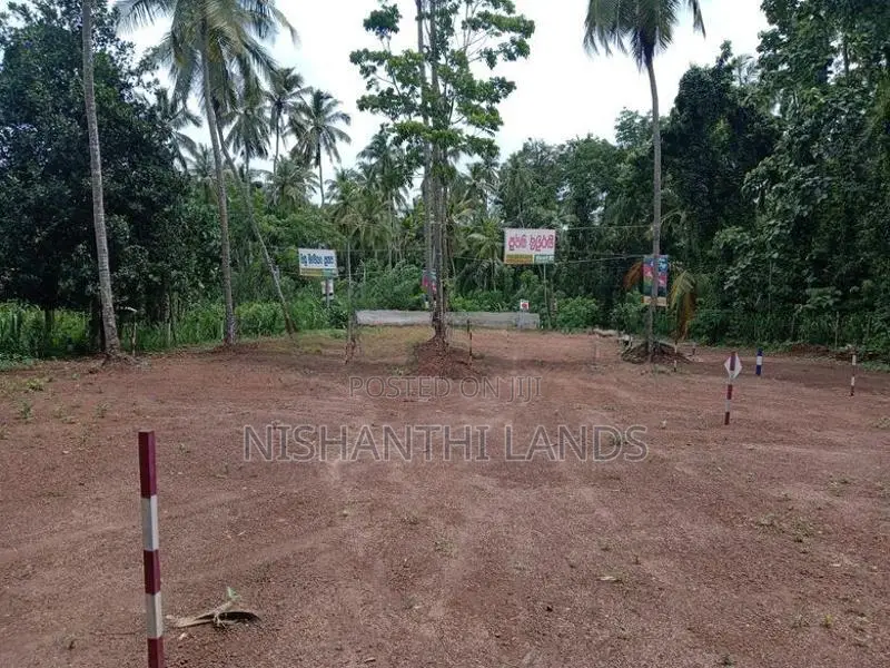 Land for Sale in Mirigama