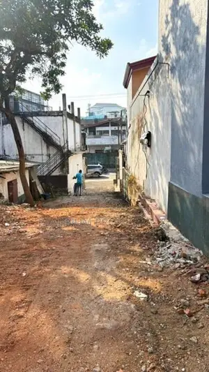 9.8 Perch Land For Sale In Battaramulla Town - New Kandy Road