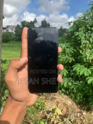 Samsung Galaxy S21 (Used)