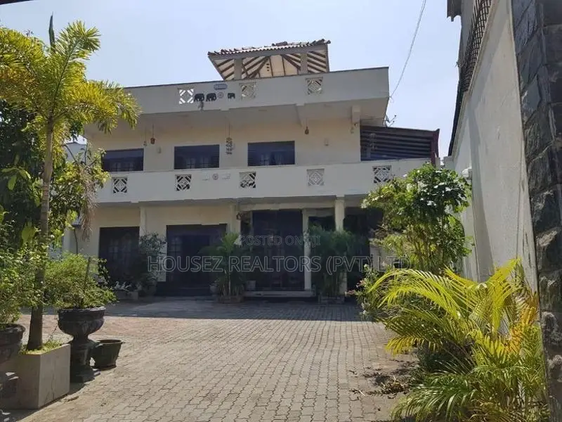 Luxury House for Sale in Boralesgamuwa