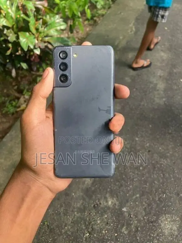 Samsung Galaxy S21 (Used)