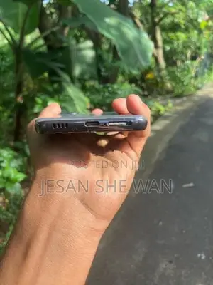 Samsung Galaxy S21 (Used)