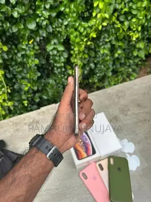 Apple iPhone XS (Used)