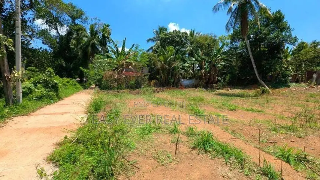 යක්කල – වීරගුලින් වටිනා ඉඩම් කොටස් 2ක් විකිණීමට / UP 12334