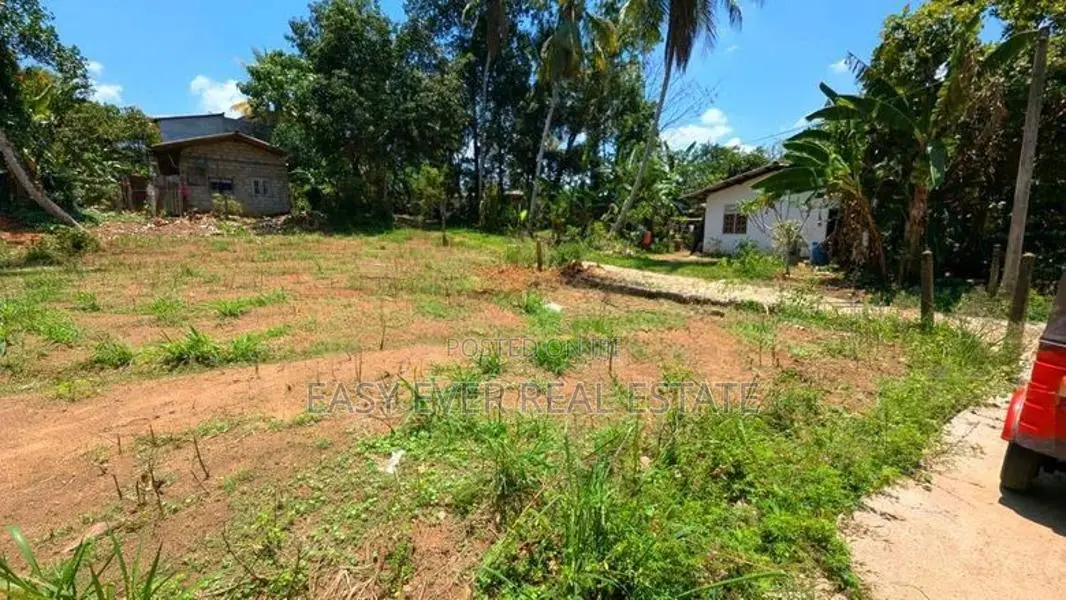 යක්කල – වීරගුලින් වටිනා ඉඩම් කොටස් 2ක් විකිණීමට / UP 12334