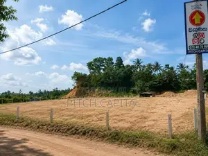 පොල්ගස්ඕවිට ආසන්නයෙන් අගනා බිම් කොටස්